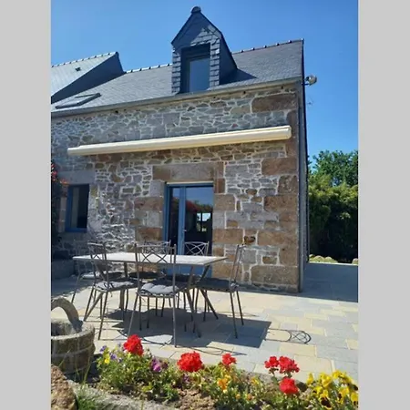 La Maison Bleue Saint-Sauveur-des-Landes Exterior photo