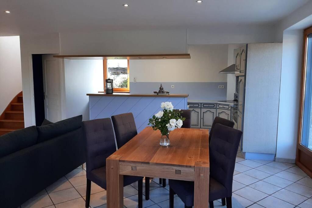 La Maison Bleue Saint-Sauveur-des-Landes